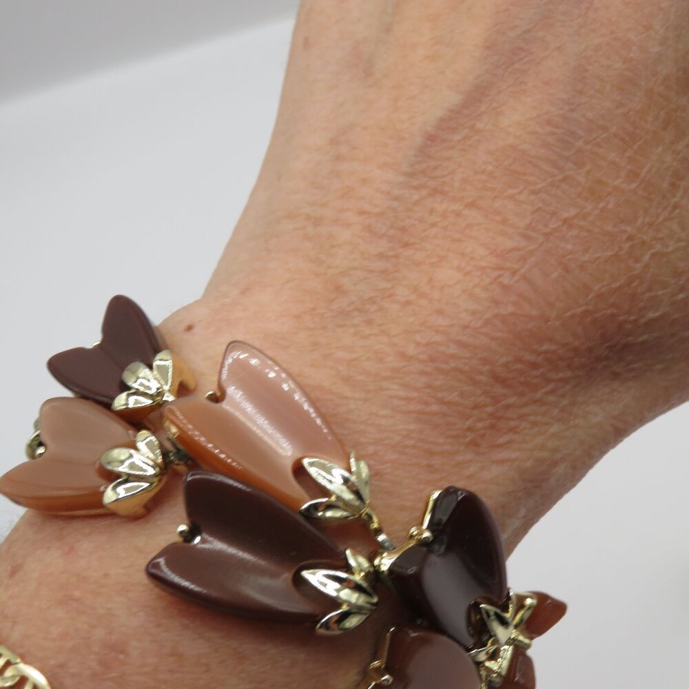 Vintage Lisner Thermoset Leaf Design Brown Gold Tone Bracelet and Earrings Set - Picture 4 of 11
